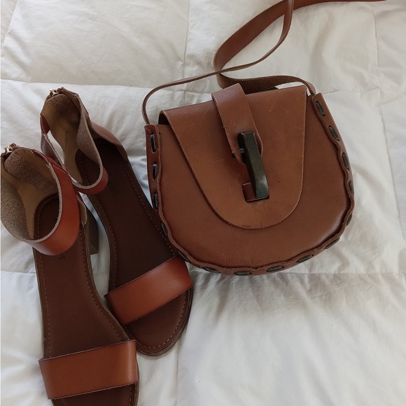Leather sandals/vintage leather handbag combo - Picture 4 of 4